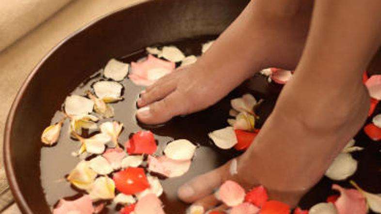 Med nosečnostjo se lahko brez skrbi razvajate s pedikuro.