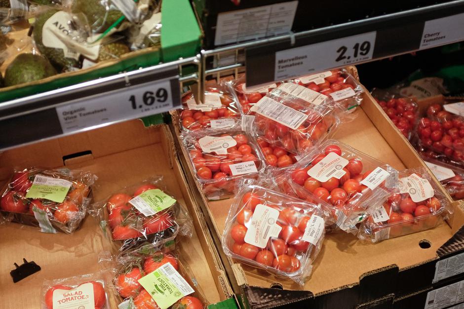 paradižnik v plastični embalaži | Avtor: Profimedia