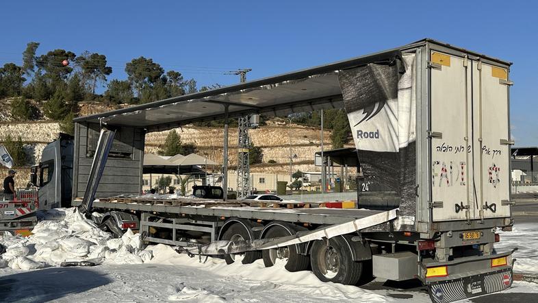 tovornjaki pomoč Gaza napad