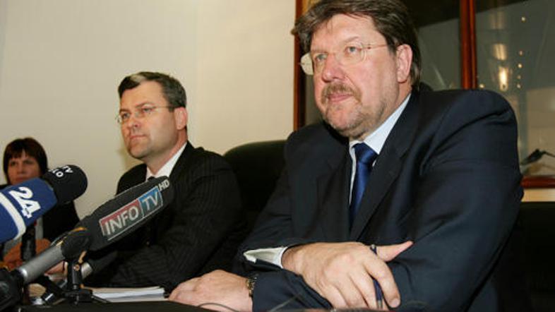 Igor Bavčar (desno) je bil z današnjim potekom seje nadzornikov, ki jih vodi Tom