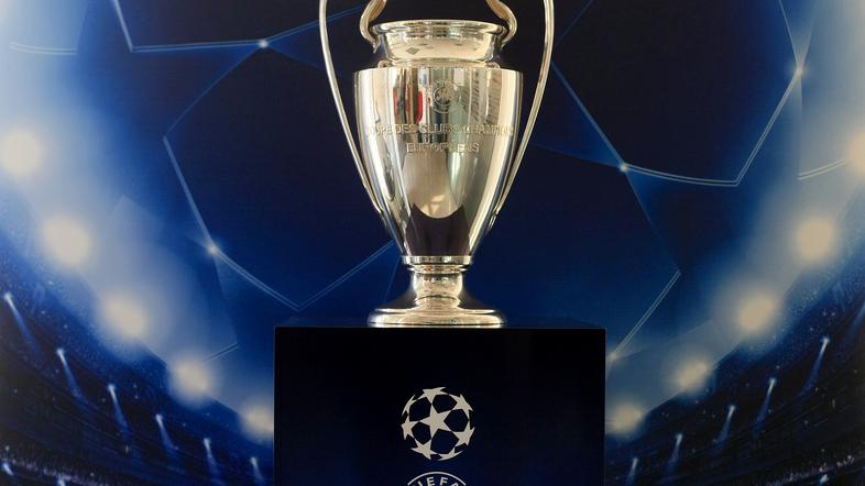 Nogometni pokal lige prvakov je že v Ljubjani.