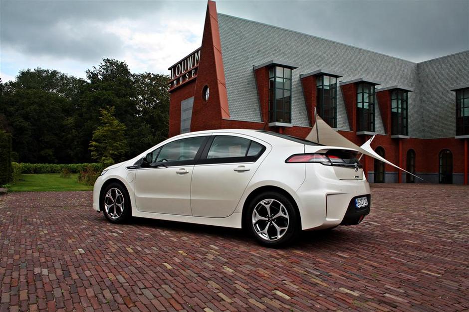 Opel ampera | Avtor: Miha Pečoler