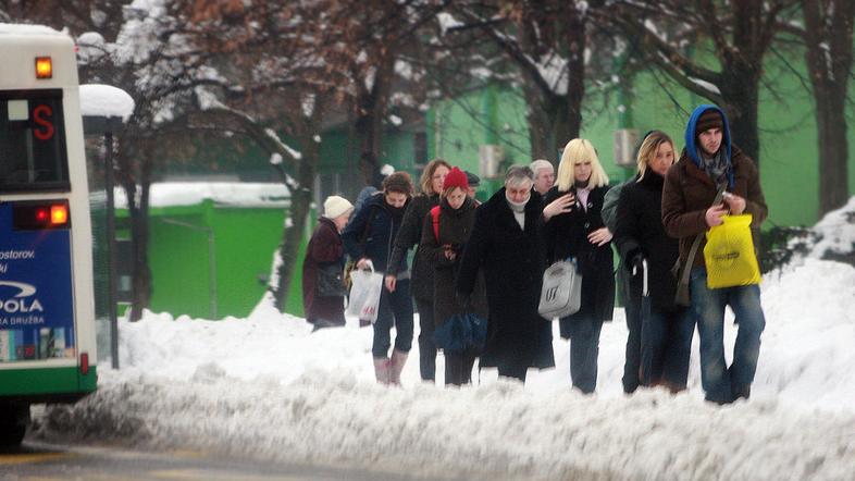 V torek popoldne in v noči na sredo bo sneženje ponovno zajelo večji del Sloveni