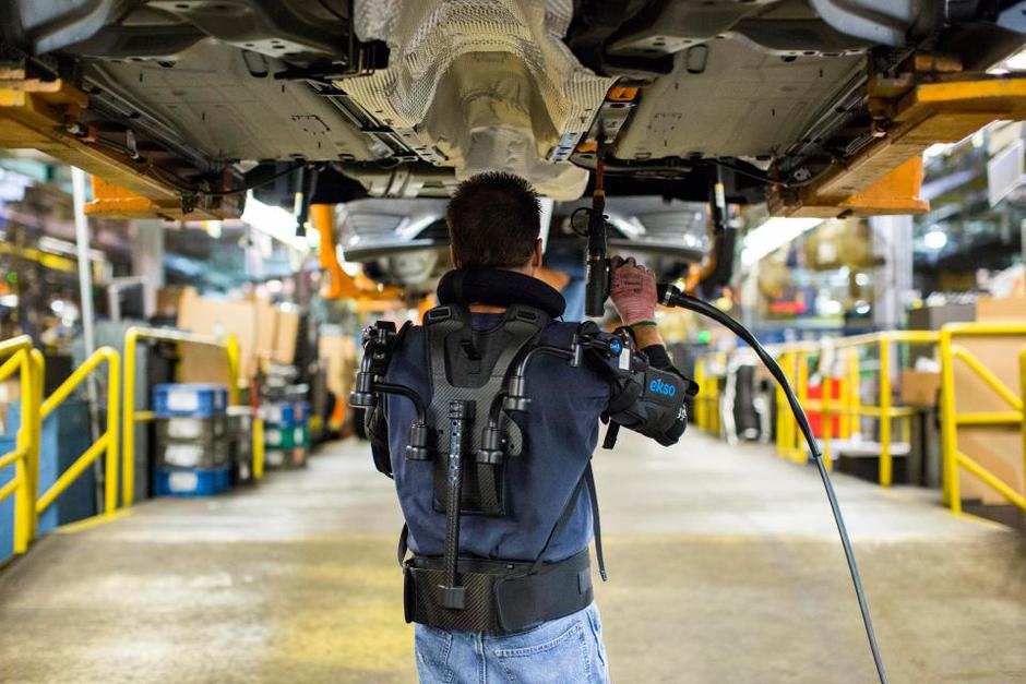 Fordov eksoskelet EksoVest | Avtor: Ford