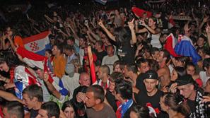 Hrvaški mediji so danes objavili več fotografij, ki dokazujejo, da je bilo na pr