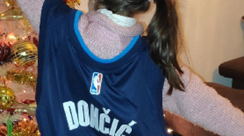 Mlada navijačica Luke Dončića