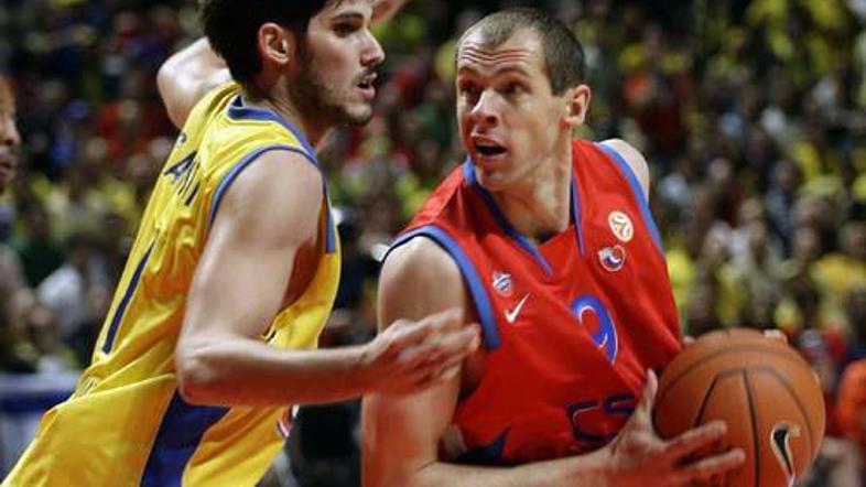 Omri Casspi (levo) bo v naslednji sezoni igral pod severnoameriškimi obroči.