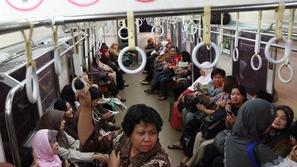 vlak, vagon za ženske, Indonezija, Jakarta 