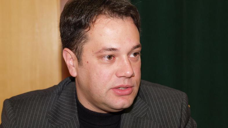 "Če bi bili izbrani, si obetamo gospodarsko in promocijsko korist," je dejal Mat