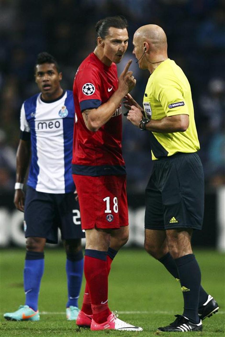 Ibrahimović sodnik Webb Porto PSG Paris Saint-Germain Liga prvakov | Avtor: EPA