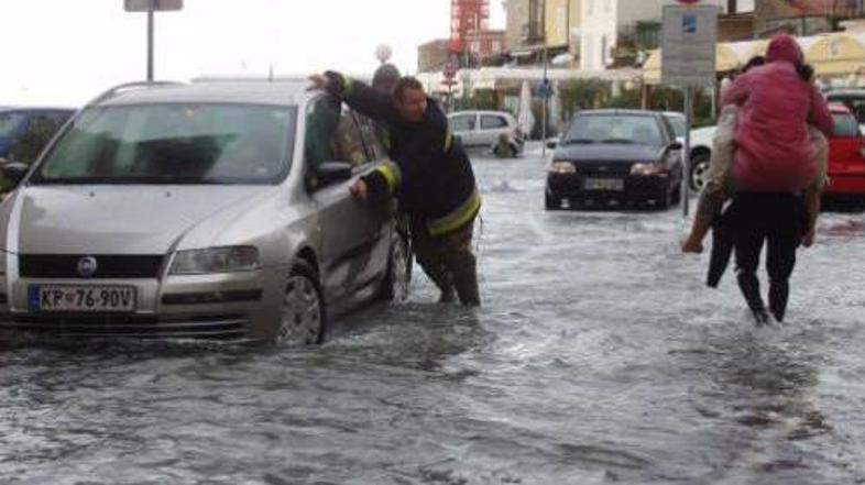 Tudi Koper je bil pod vodo.