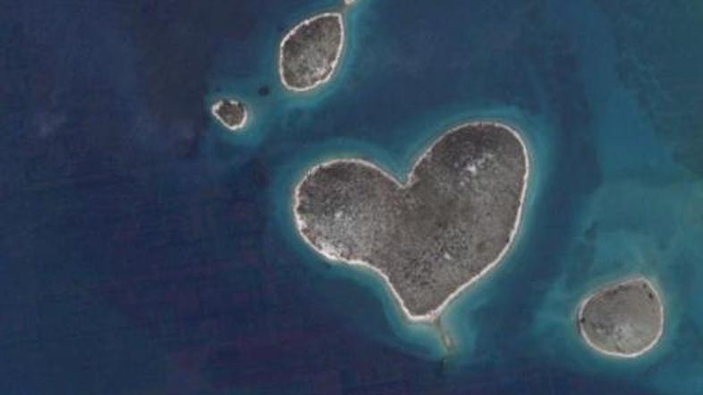 Obala srčastega otoka je dolga dober kilometer in pol, dovolj, da Jureško naredi