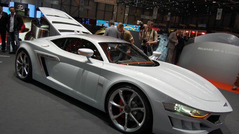 Poleg hibrida naj bi nas pri Hispano Suizi že leta 2011 razveselili tudi z odprt