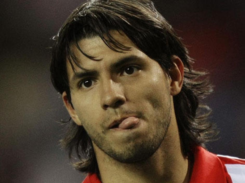 Agüero in soigralci iz Atletica Madrida so bili po remiju izžvižgani.