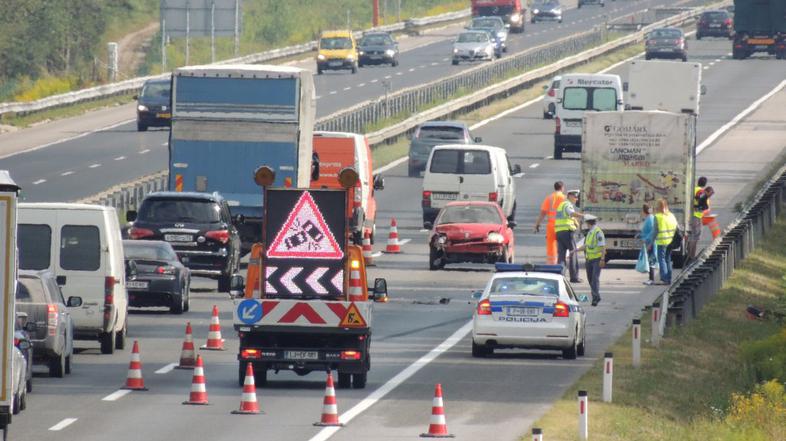 Prometna nesreča na gorenjski avtocesti.