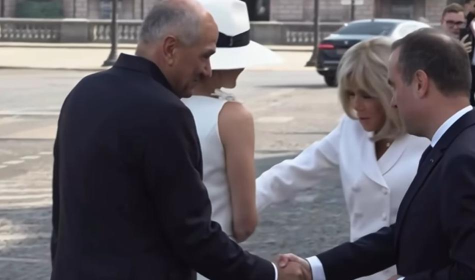 Urška Bačovnik Janša z "reciklirano" obleko navdušila celo Brigitte Macron!