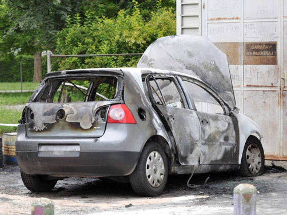 Priča ropa na Šmartinki je povedala, da se je po ropu iz golfa, ki je odpeljal s