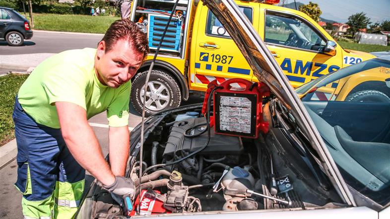 AMZS pomoč na cesti