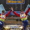Jari-Matti Latvala (na desni, na levi je njegov sovoznik Mikka Anttila) je prvo 