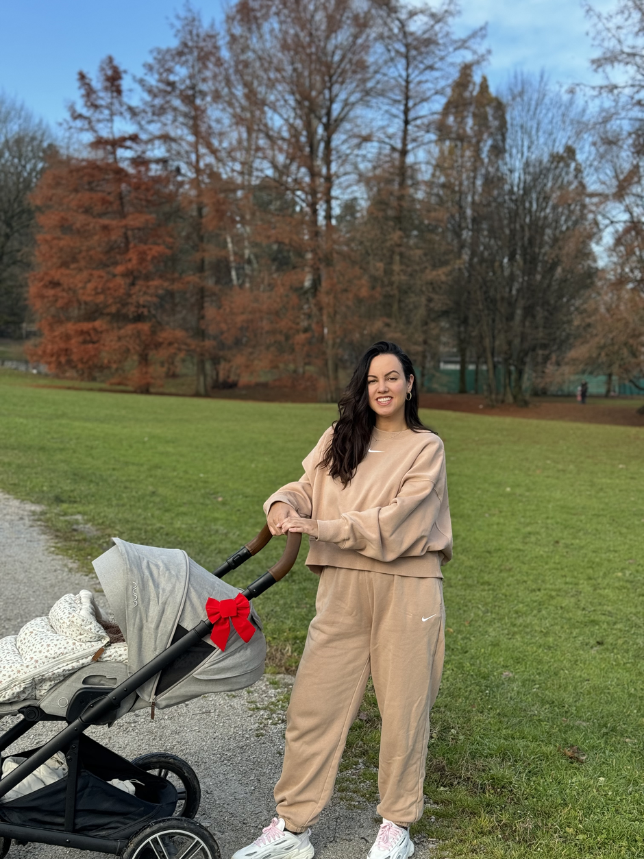 Rdeče pentlje | Avtor: Andreja Cilenšek