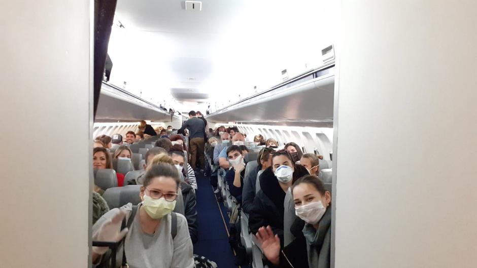 Evakuacijsko letalo iz Madrida | Avtor: Vlada RS