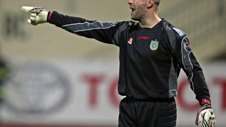 Dejan Nemec ne želi greti klopi in zato se je odločil poiskati novo sredino.