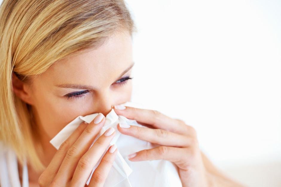 zivljenje 14.02.13. prehlad, smrkanje, robec, nahod, alergija, foto: shutterstoc | Avtor: Shutterstock