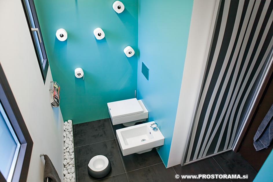 D.O.M.A., Prostorama