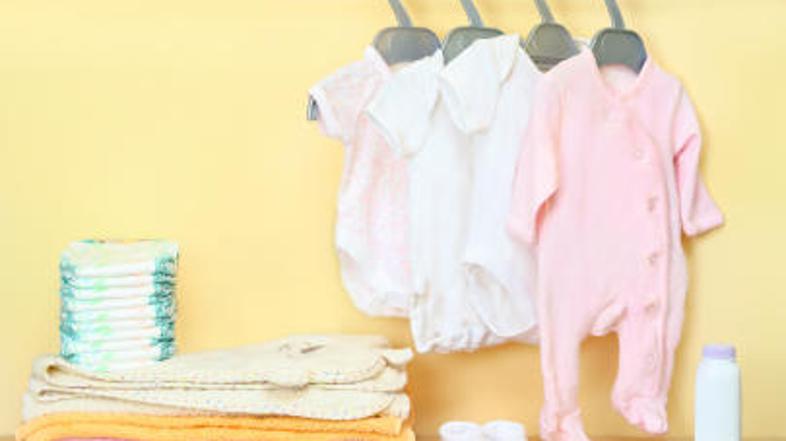 Pajacek izberite glede na letni čas, pri tem pa upoštevajte pravilo, da novoroje