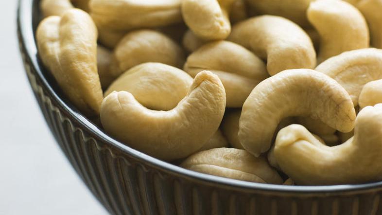 Z okusnimi indijskimi oreščki lahko izboljšamo okus več jedem. (Foto: Shuttersto