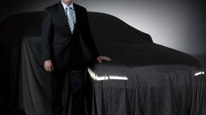 Audi A8 zaenkrat še skrit pod pokrivalom.