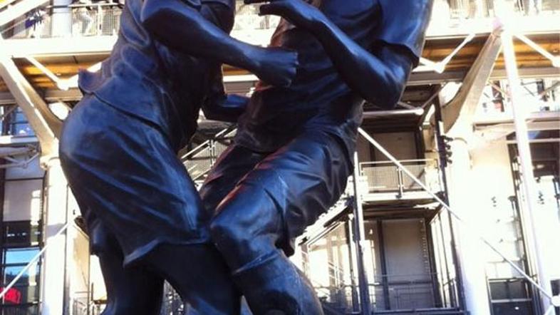 Materazzi kip Pariz Zidane Centre Pompidou