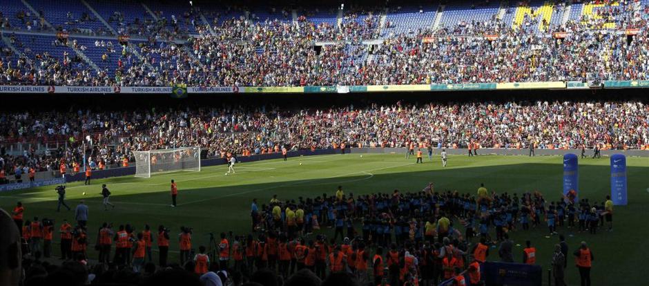 Neymar Barcelona podpis pogodbe pogodba prihod predstavitev | Avtor: Reuters