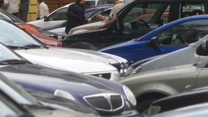 Ministri bodo na redni seji vlade odločali tudi o novih obdavčitvah avtomobilov.