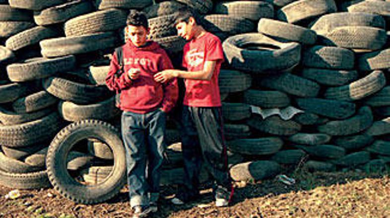 Realistična drama Rabljeni deli, ki se naslanja na tradicijo povojnega evropskeg