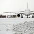 Letališče Cointrin v Ženevi so zaprli zaradi 20-centimetrske snežne odeje, ki je