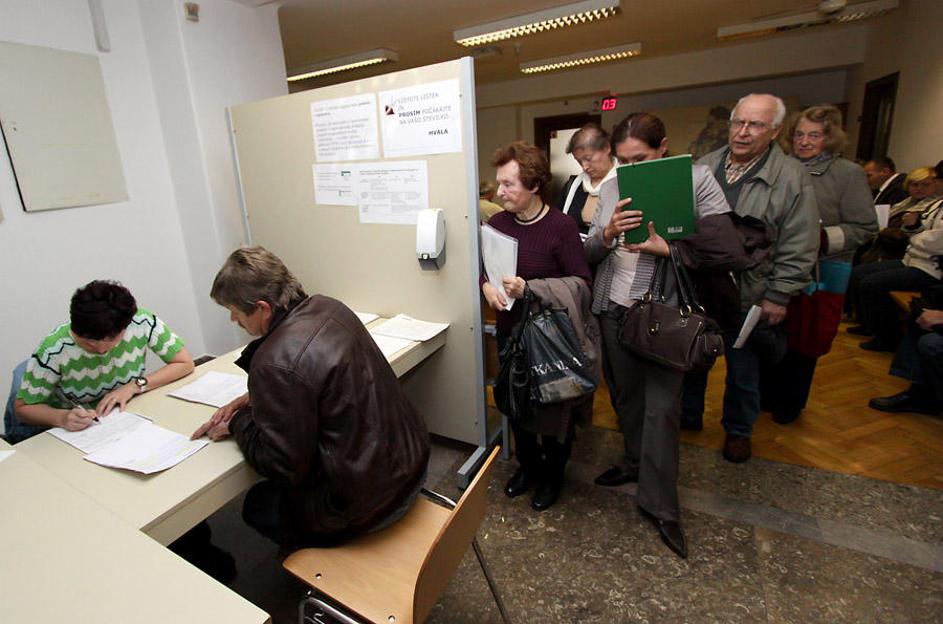 Čakalne vrste bodo na ljubljanskem Gursu skrajšali z novim obrazcem. (Foto: Benj
