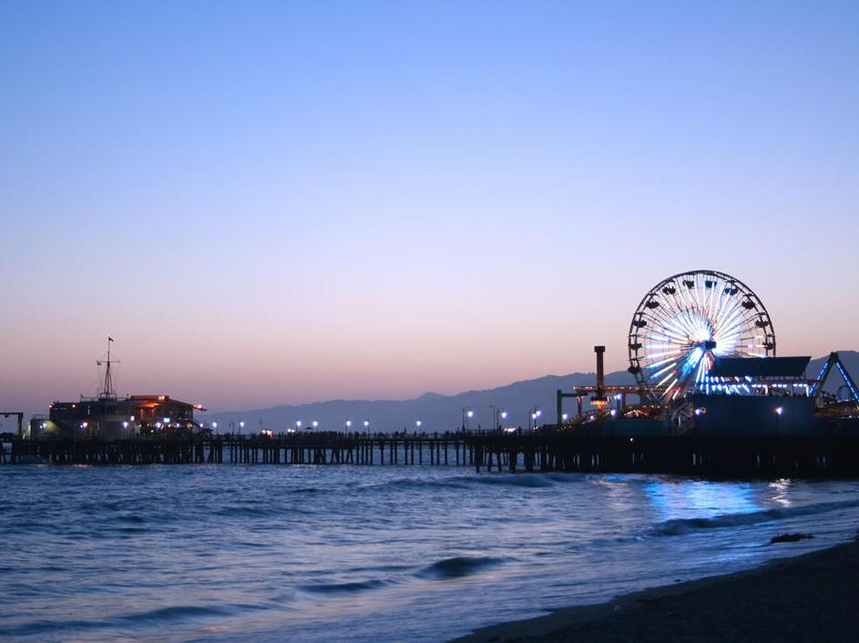 Los Angeles niso le kalifornijsko sonce, peščene plaže, drage nakupovalne ulice 