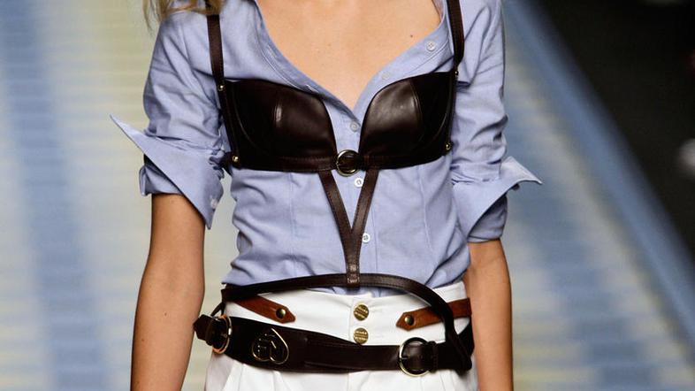 Kratko, krajše, še krajše ... neustavljivo zapeljiva pomlad. (Foto: Imaxtree)