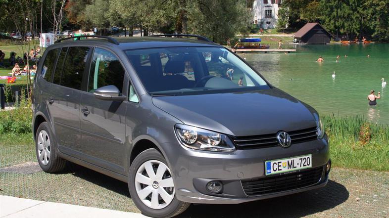 Touran je še vedno med skladnejšimi, ne pa tudi bolj dinamično oblikovanimi sred