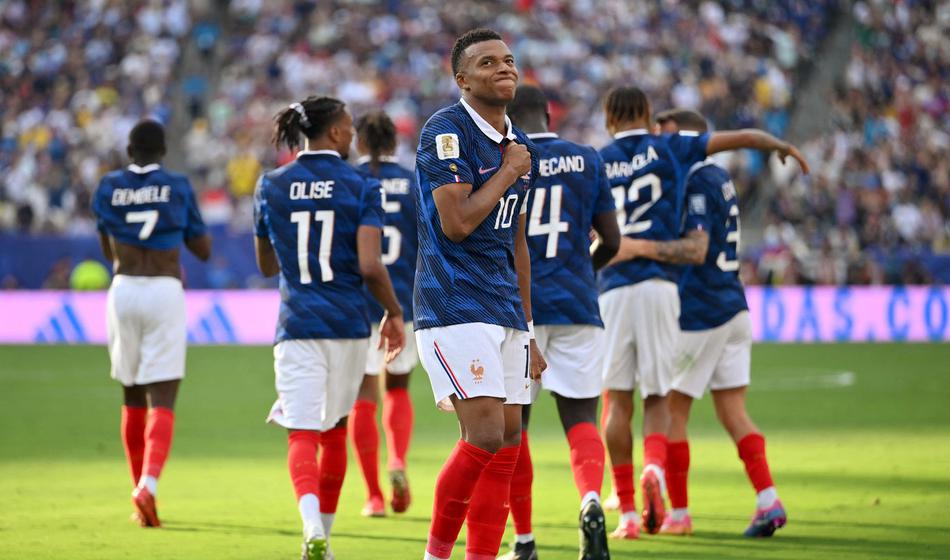 Francija demonstrirala svojo moč, Mbappe ujel Messija