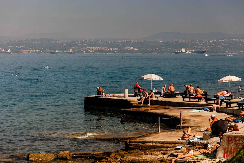 obala, morje, kopalci, plaža | Avtor: Saša Despot