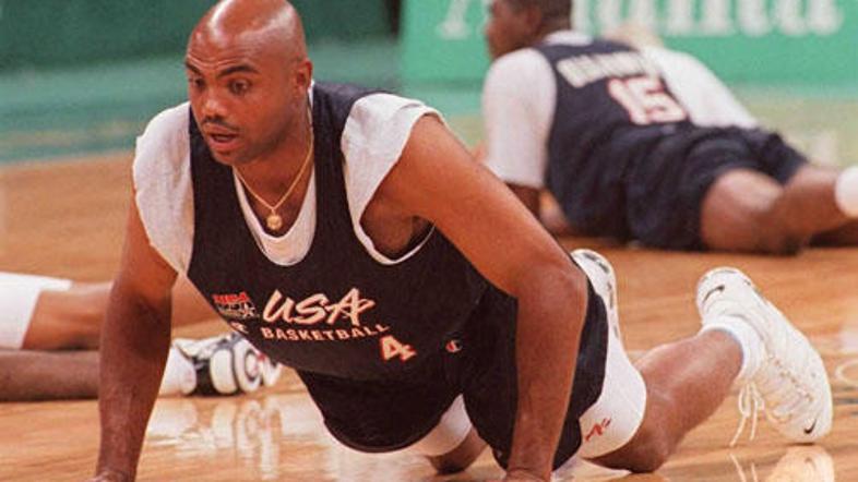 Sir Charles se že dolgo ni potil v telovadnici.