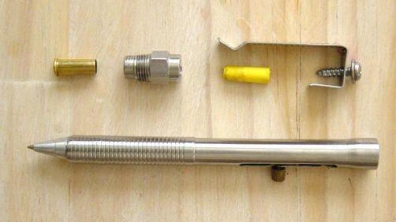 Orožje je mogoče izdelati precej preprosto, saj je na internetu dostopnih veliko