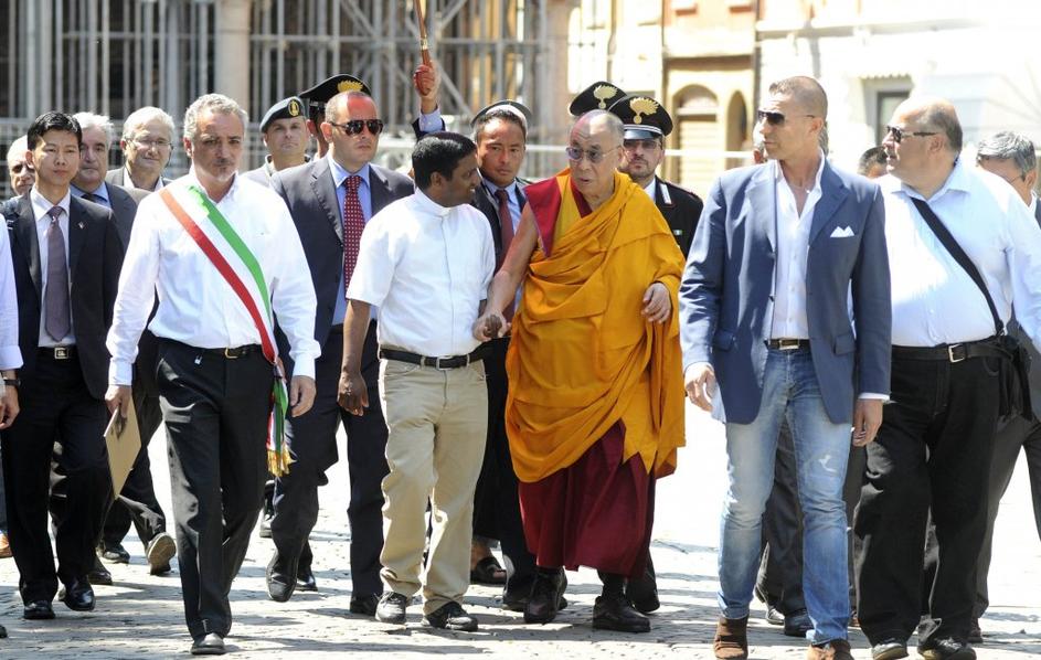 Dalajlama obiskal italijansko mesto Mirandola.