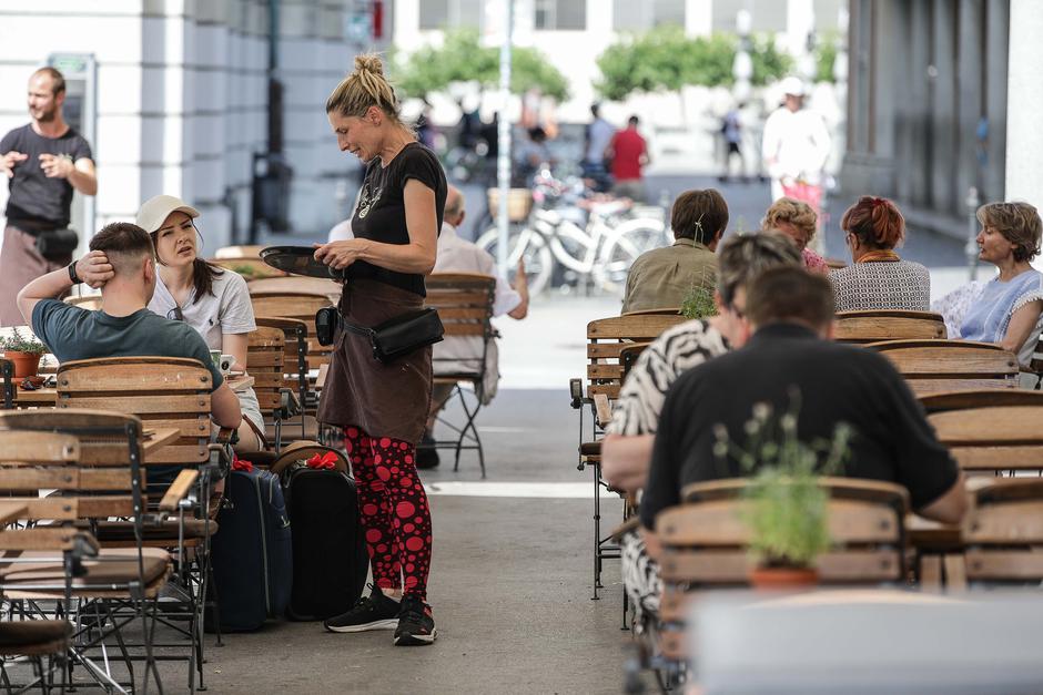 gostinstvo | Avtor: Saša Despot