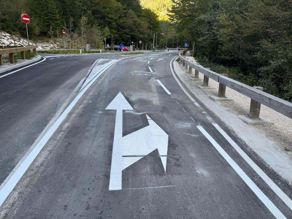 zapornice na cesti na prelaz Vršič | Avtor: Direkcija za infrastrukturo