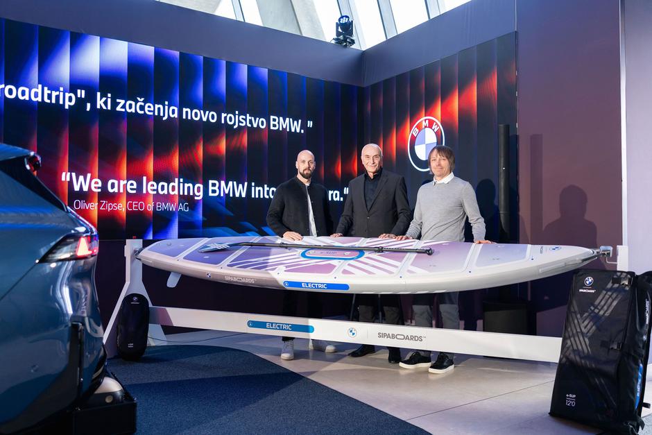 BMW iX3 in SipaBoards | Avtor: BMW