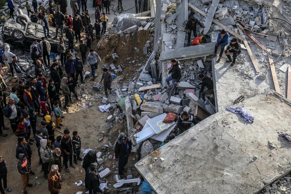Gaza civilisti ruševine | Avtor: Profimedia