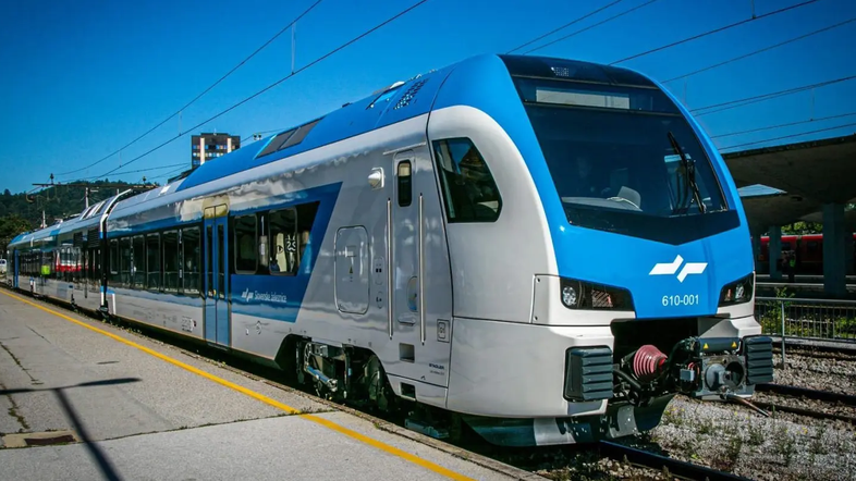 Slovenske železnice vlak Stadler Flirt